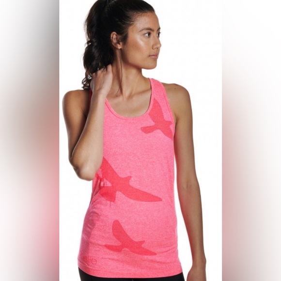 oiselle Tops - Oiselle Bright Pink (Saturday) Flyte Tank